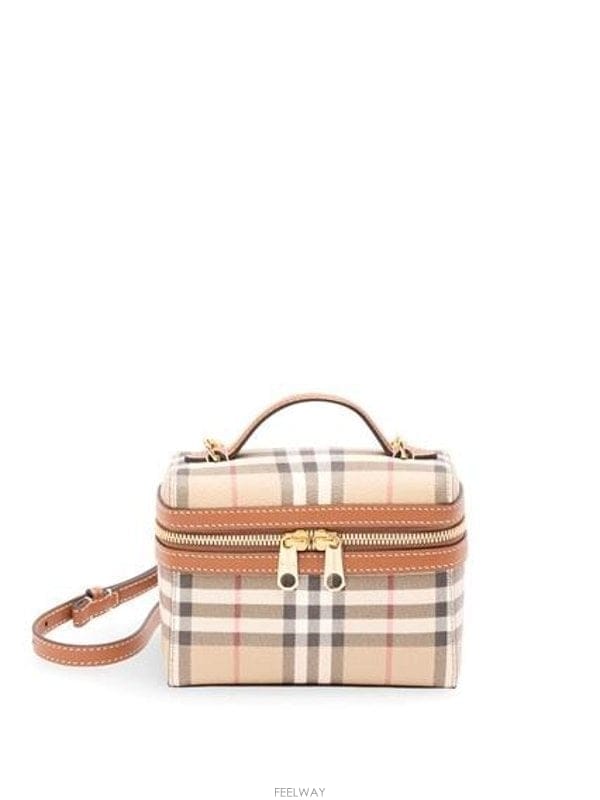 Burberry ������ ����Ƽ ���̽� 8128009 A7026 B0172311425������ ����Ƽ ���̽� 8128009 A7026 B0172311425