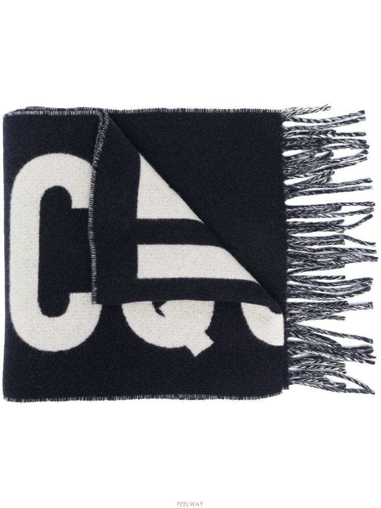 Jacquemus ��ũ���� �ΰ� �� ��ī�� ACU00435AOT4001380 B0712310237��ũ���� �ΰ� �� ��ī�� ACU00435AOT4001380 B0712310237