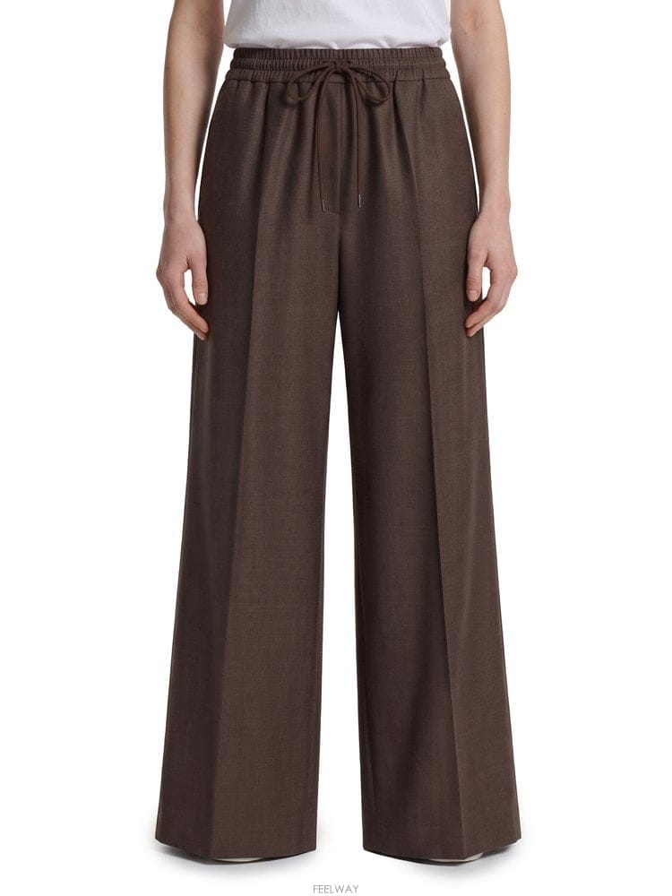 Max Mara 26 F/W �������� �� PANTONE ���� 2621136063600 B002229565626 F/W �������� �� PANTONE ���� 2621136063600 B0022295