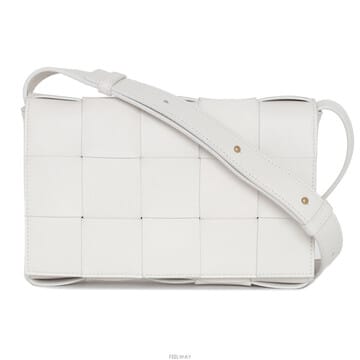 Bottega Veneta [�мǿ���] [�������] ���װ�����Ÿ ī��Ʈ�� 578004 VMAY1 9009 ȭ��Ʈ[�мǿ���] [�������] ���װ�����Ÿ ī��Ʈ�� 578004 V
