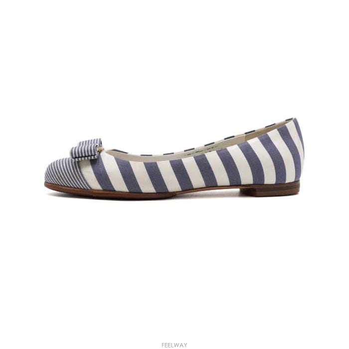 Ferragamo ��󰡸� 0606722 VARINA STRIP �ٸ��� ��Ʈ�� �к긯 ���� �÷�����aa67722��󰡸� 0606722 VARINA STRIP �ٸ��� ��Ʈ�� �к긯 ��