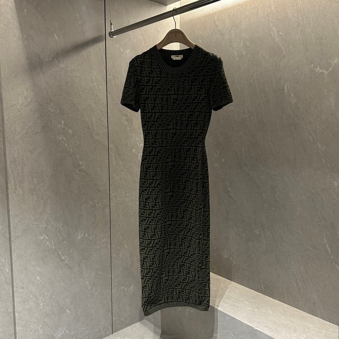 FENDI ��� FF �ΰ� �ݼҸ� ��Ʈ ���ǽ���� FF �ΰ� �ݼҸ� ��Ʈ ���ǽ�