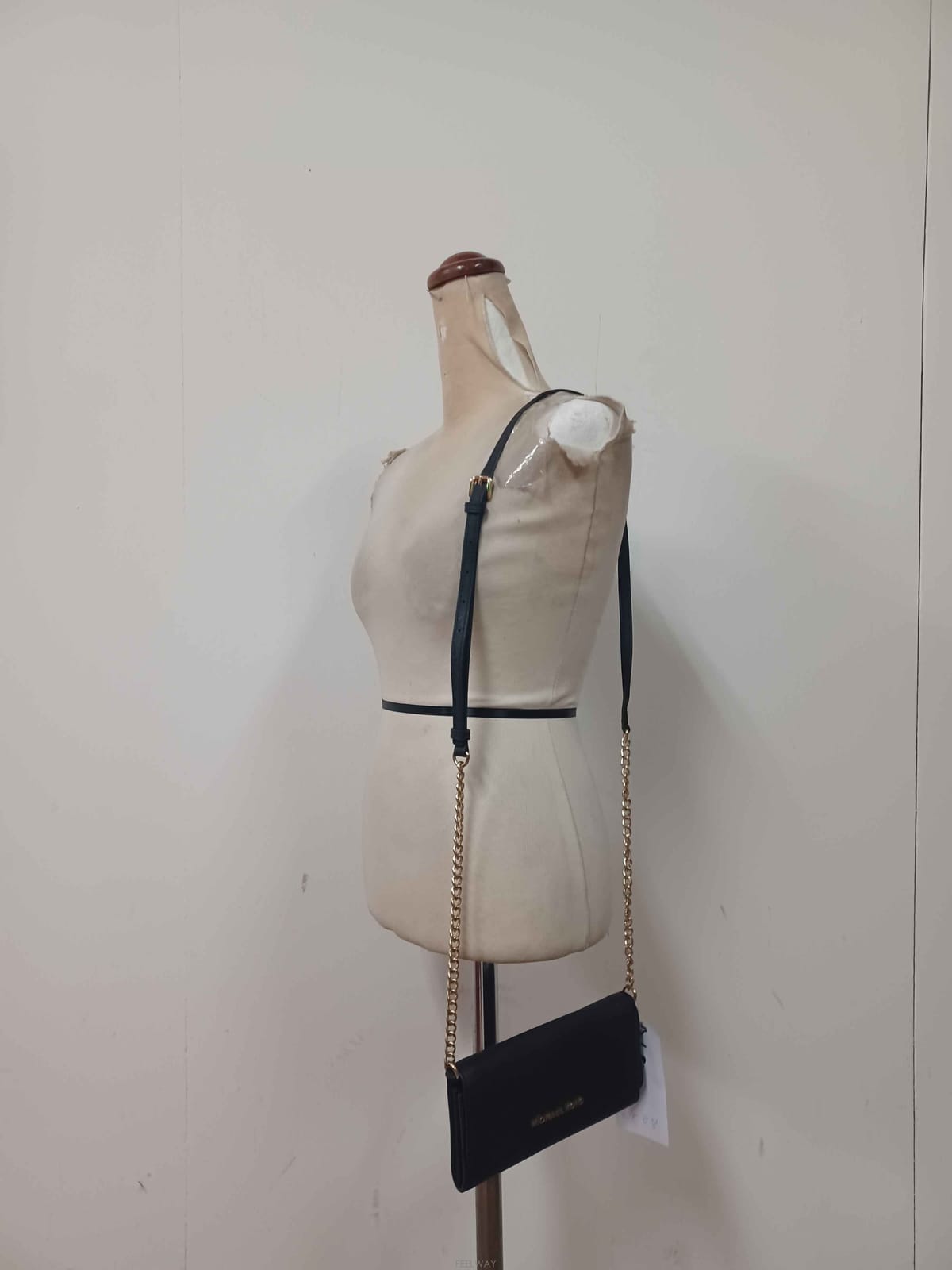 Michael Kors ��ȫ����/B-10950/����Ŭ�ھ ��ǰ ������ ũ�ν����ȫ����/B-10950/����Ŭ�ھ ��ǰ ������ ũ�ν���