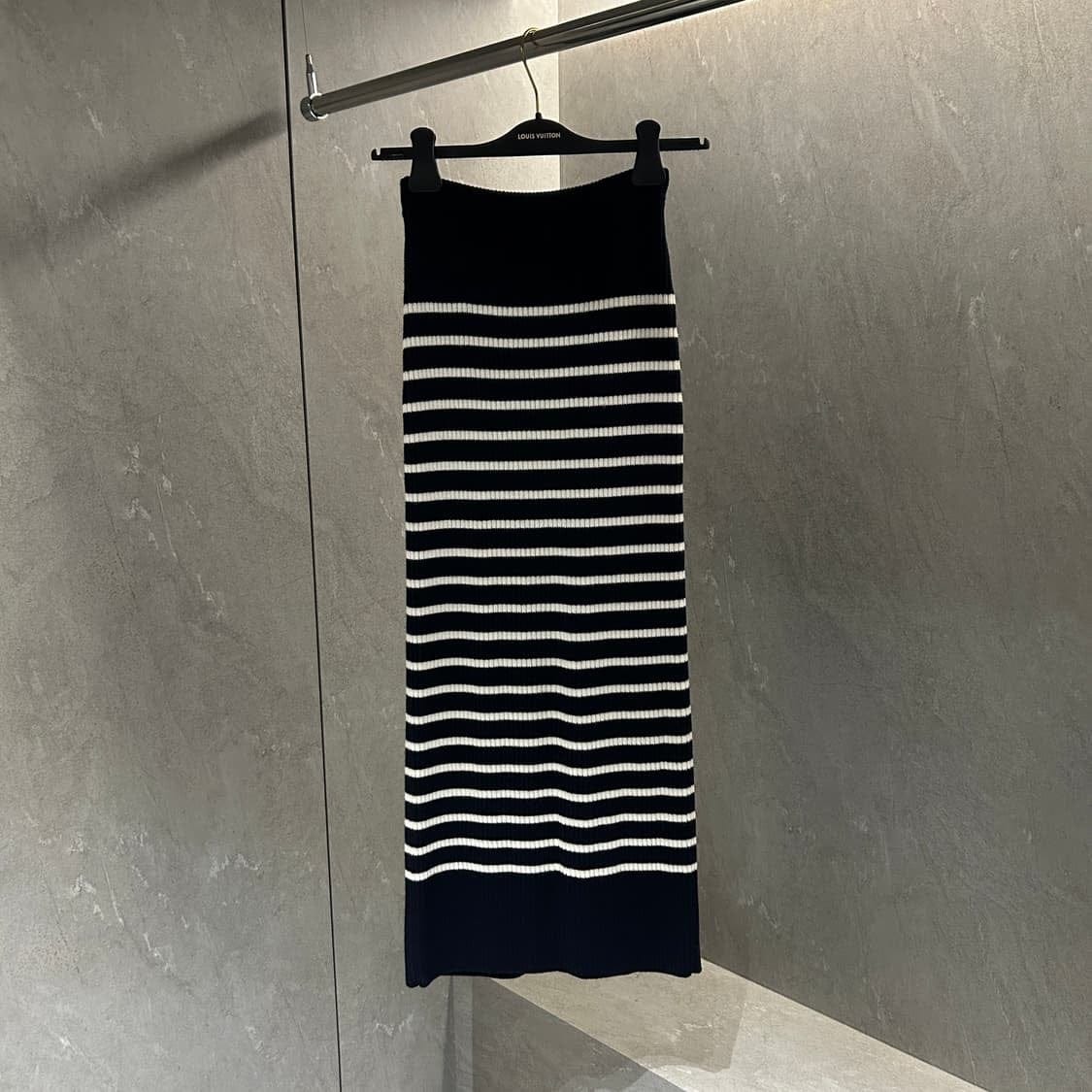 DIOR ��� �����Ͽ��� ��Ʈ ��ĿƮ��� �����Ͽ��� ��Ʈ ��ĿƮ