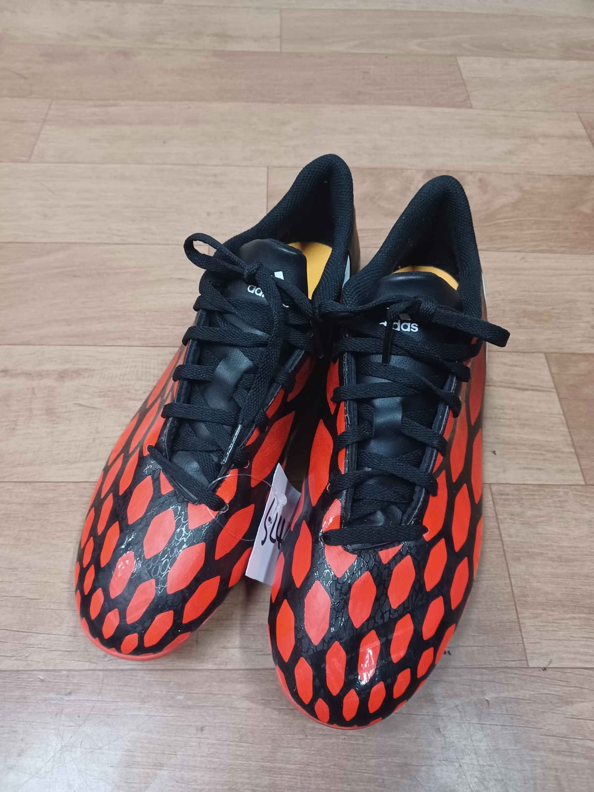 Adidas ��ȫ����/S-2472/�Ƶ�ٽ� ��ǰ ������ �������� �౸ȭ 260��ȫ����/S-2472/�Ƶ�ٽ� ��ǰ ������ �������� �౸ȭ 2