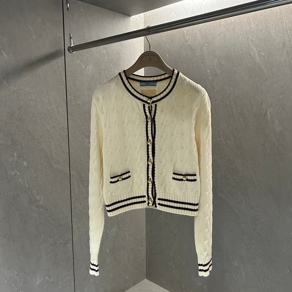 PRADA ����� ���̺� ũ�� ���������� ���̺� ũ�� �����