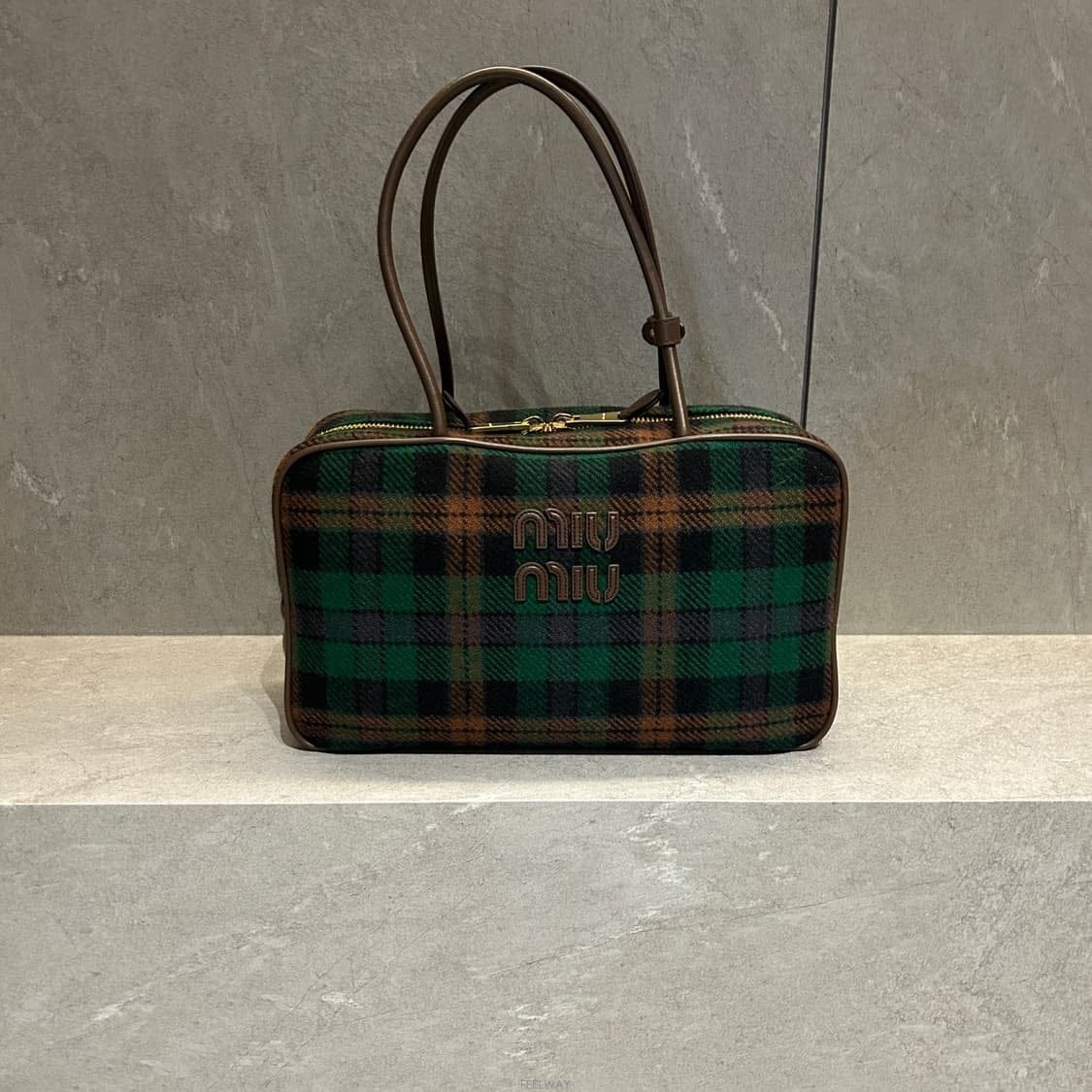 Miu Miu �̿�̿� �� Ÿź ž�ڵ� ��̿�̿� �� Ÿź ž�ڵ� ��