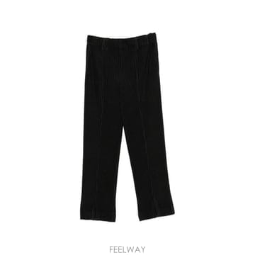 Issey Miyake 26FW �ȹ� �ø��� �̼��� �̾��� ��Ʈ����Ʈ ���� HP68JF153 BLACK26FW �ȹ� �ø��� �̼��� �̾��� ��Ʈ����Ʈ ���� HP68JF1