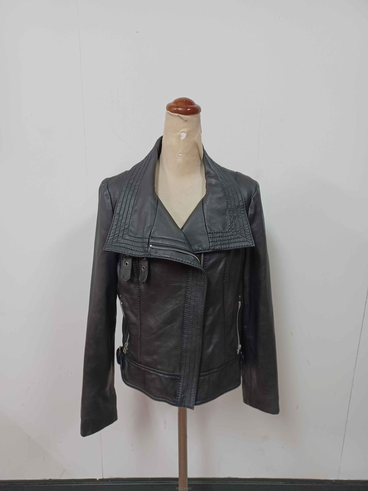 Michael Kors ��ȫ����/J-12241/����Ŭ�ھ ��ǰ ������ �簡�� ���� M��ȫ����/J-12241/����Ŭ�ھ ��ǰ ������ �簡�� ���� 