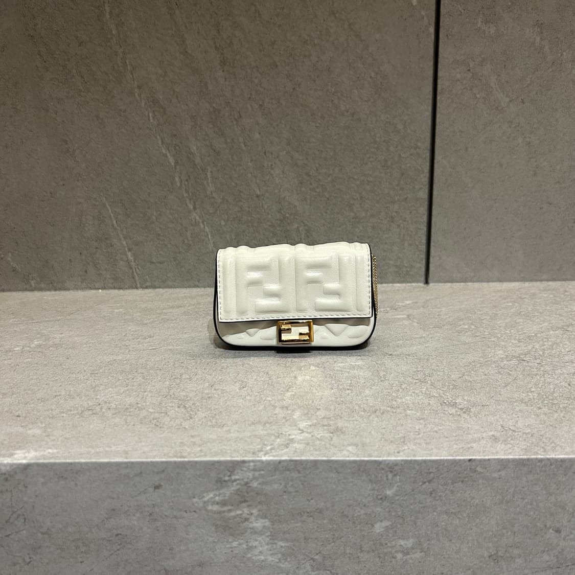 FENDI ��� FF ���� �ٰ�Ʈ �� ü�ι���� FF ���� �ٰ�Ʈ �� ü�ι�