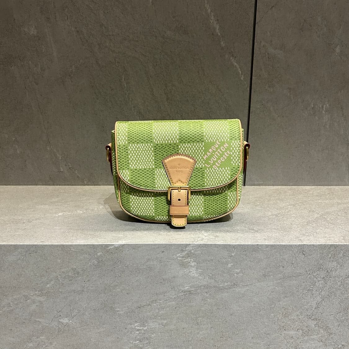 Louis Vuitton ���̺��� ������ �޽����� PM���̺��� ������ �޽����� PM