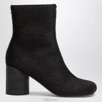 26 F/W MM6 메종 마르지엘라 다크 브라운 PONYSKIN 앵클 B0052315023