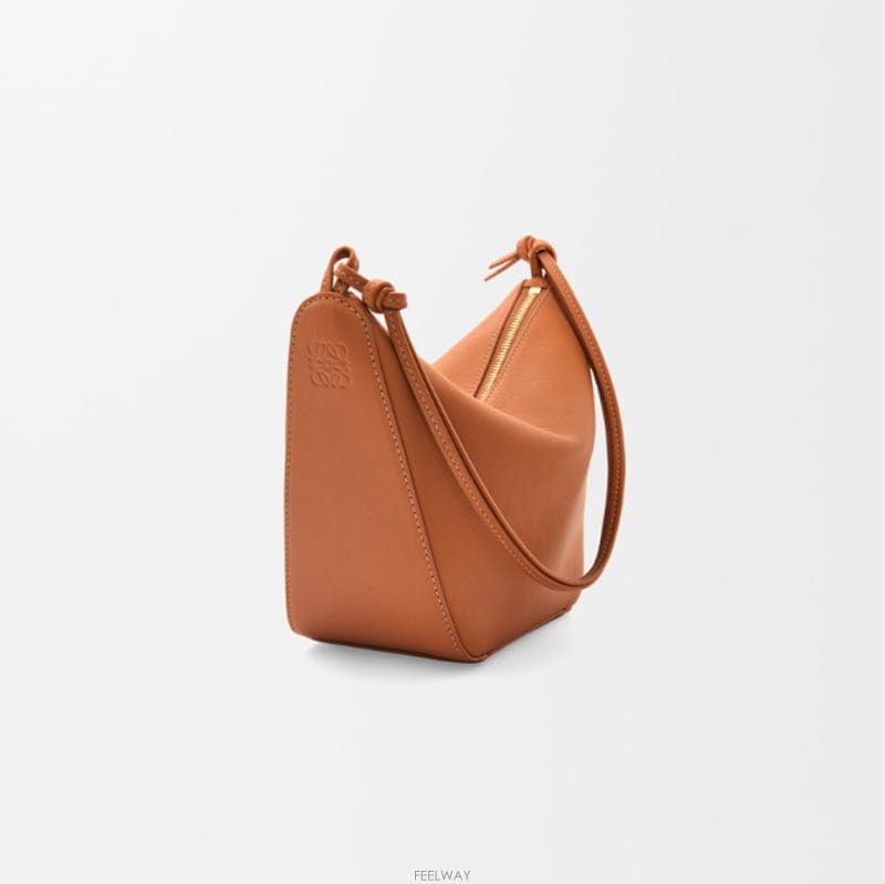 Loewe [���Ϲ߼�] �ο��� �ظ� ȣ���� �̴� A538G13X01[���Ϲ߼�] �ο��� �ظ� ȣ���� �̴� A538G13X01