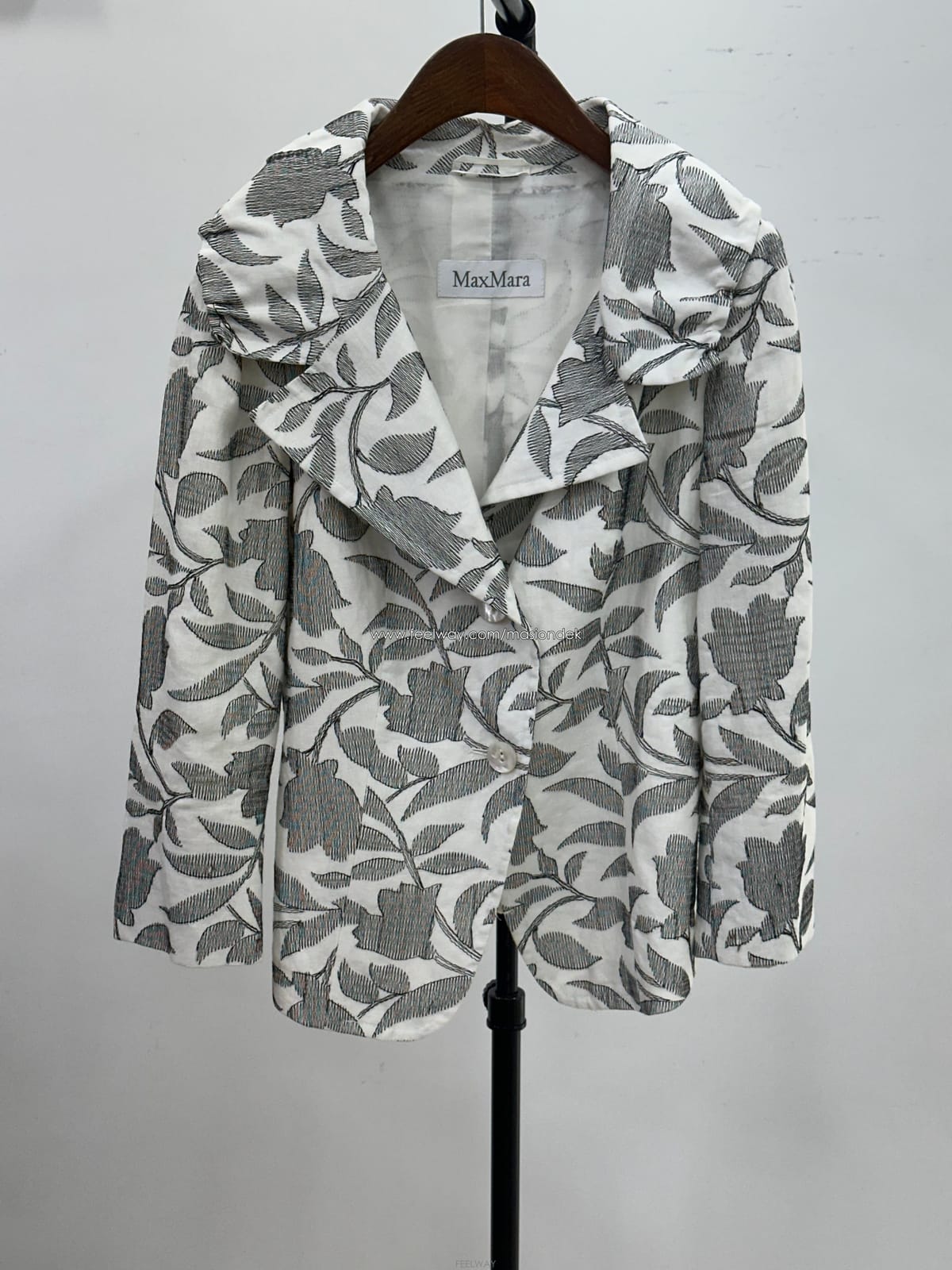 Max Mara �������� �ö�� �ڼ� ���ϸ������� �ö�� �ڼ� ����