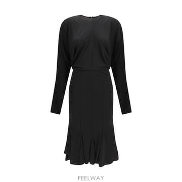 Jacquemus �ؿ� ���¸���� AW26 ��ũ���� ���� �� �κ� ������ �巹�� DRW00904AJ00309_990�ؿ� ���¸���� AW26 ��ũ���� ���� �� �κ� ������ �巹