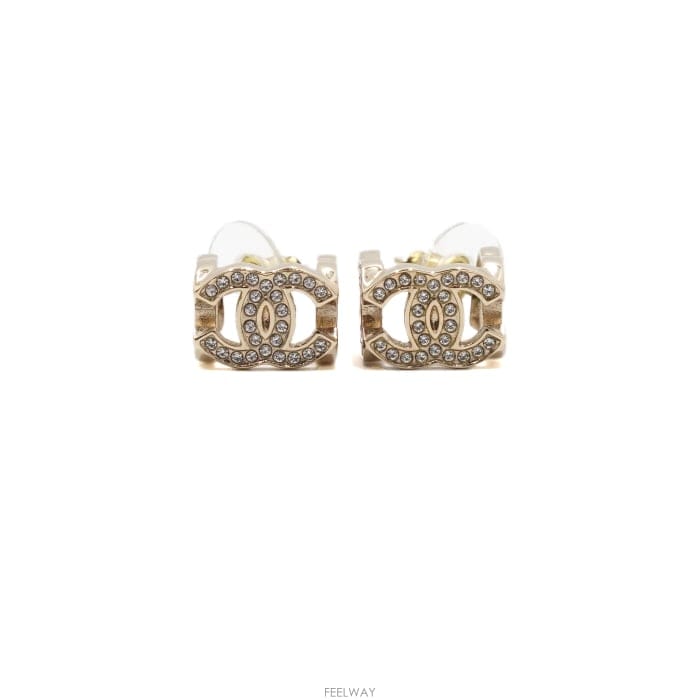 CHANEL ���� 23���� ��Ƽ ���� CC ũ����Ż ���� �̾(�Ͱ���)aa67813���� 23���� ��Ƽ ���� CC ũ����Ż ���� �̾(�Ͱ���)a