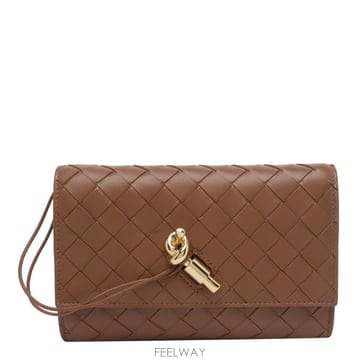 Bottega Veneta FW26[���װ� ����Ÿ] Ŭ��ġ�� 836940 VCPP22387 [B0]FW26[���װ� ����Ÿ] Ŭ��ġ�� 836940 VCPP22387 [B0]