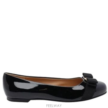 Ferragamo 26FW ����䷹ ��󰡸� ���� 782036 01J070NERO BISCOTTO26FW ����䷹ ��󰡸� ���� 782036 01J070NERO BISCOTTO