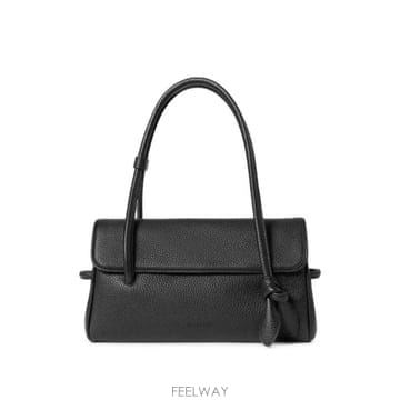 Jacquemus 26FW ��ũ���� ���� 26HBAW00467AC03A03 BLACK 99026FW ��ũ���� ���� 26HBAW00467AC03A03 BLACK 990