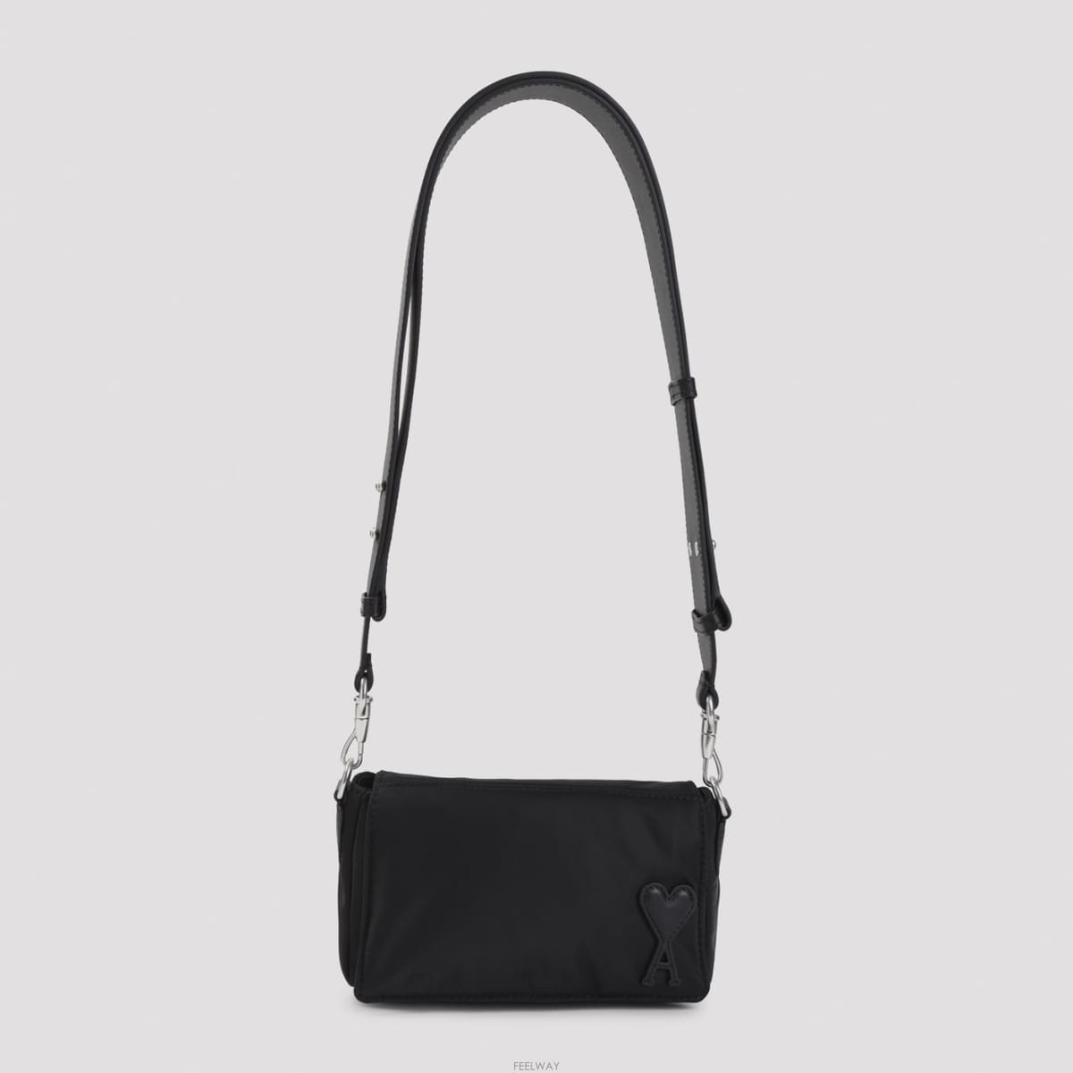 Ami [A3] �ƹ� ����� ũ�ν��� ULL710.AW0001-001 BLACK[A3] �ƹ� ����� ũ�ν��� ULL710.AW0001-001 BLACK