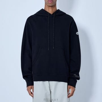 Moncler 26 FW ��Ŭ���� x FRGMT �ΰ� ������ �ĵ� L209U 8G00004 89AZJ 99926 FW ��Ŭ���� x FRGMT �ΰ� ������ �ĵ� L209U 8G00004 
