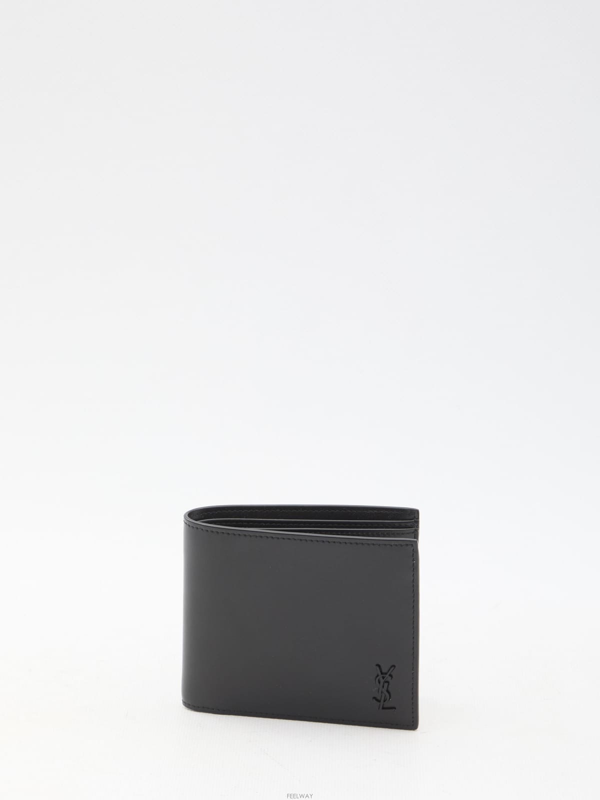 Saint Laurent 25 S/S ���ζ� Ƽ�� CASSANDRE �̽�Ʈ����Ʈ ���� 6077 B002150562025 S/S ���ζ� Ƽ�� CASSANDRE �̽�Ʈ����Ʈ ���� 6077 B0