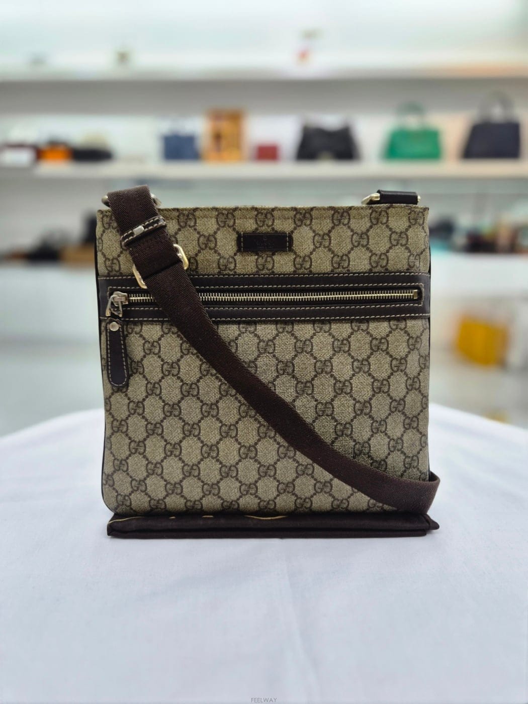 GUCCI ���� GG ������ ĵ���� �޽��� ũ�ν��� 295257���� GG ������ ĵ���� �޽��� ũ�ν��� 295257