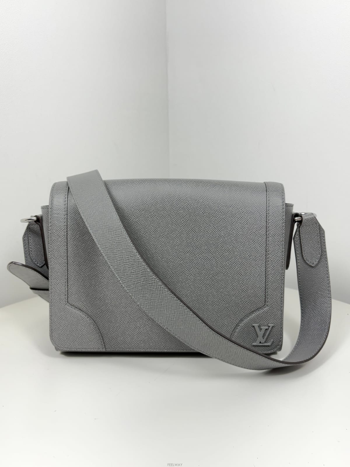 Louis Vuitton ���̺��� M30808 Ÿ�̰� �� �÷� �޽�������̺��� M30808 Ÿ�̰� �� �÷� �޽�����