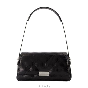 26 F/W 알렉산더 왕 SIREN 미디엄 플랩 숄더 백 ALEXAN B0732290505