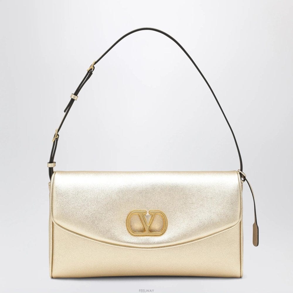Valentino 26 F/W �߷�Ƽ�� ����� V�ΰ� �ñ״�ó �� WITH ��Ż�� �Ǵ� B005231877526 F/W �߷�Ƽ�� ����� V�ΰ� �ñ״�ó �� WITH ��Ż�� 