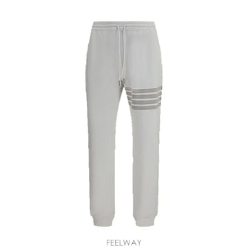 Thom Browne ����� �ñ״�ó ��Ʈ������ ��ư ����Ʈ��������� �ñ״�ó ��Ʈ������ ��ư ����Ʈ����