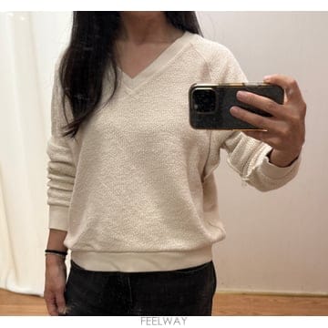 | Other Brand | perfectwhitetee - ziggy v-neck reverse fleece sweatshirtperfectwhitetee - ziggy v-neck reverse fleece sweatshi