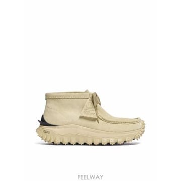 26FW 몽클레어 몽클레르   클락스 오리지널 트레일그립 왈라비 GTX 스웨이드 부츠 L209A4G00100