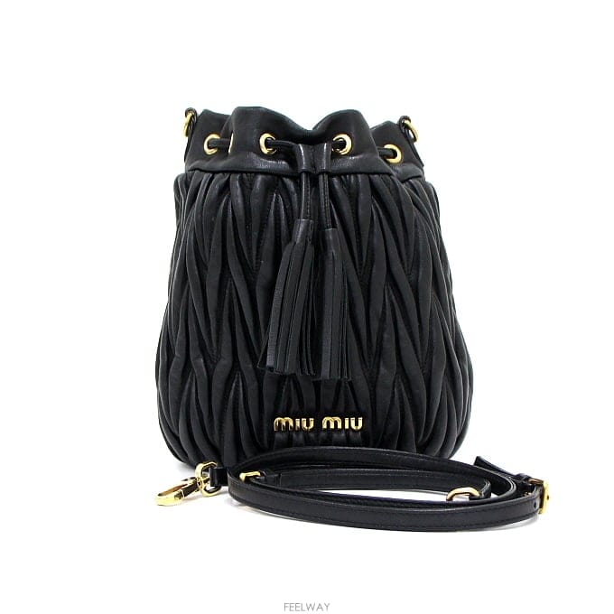Miu Miu �̿�̿� 5BE014 ����ΰ� ��Ʋ�� ���� ���� ��Ŷ ����� �� ũ�ν���aa67973�̿�̿� 5BE014 ����ΰ� ��Ʋ�� ���� ���� ��Ŷ ���