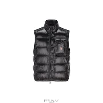 Moncler 26FW UYCHI ��Ŀ�� �е� ����Ʈ 1A000 08 597X6 99926FW UYCHI ��Ŀ�� �е� ����Ʈ 1A000 08 597X6 999