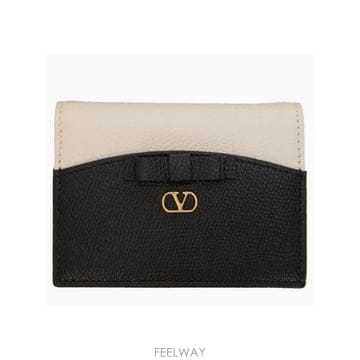 Valentino �δ��� VALENTINO �߷�Ƽ�� ���� ���̺��� ī�� �����δ��� VALENTINO �߷�Ƽ�� ���� ���̺��� ī�� ����