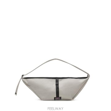 인더샵 FEAR OF GOD ESSENTIALS 피어오브갓 에센셜 그레이 크로스백
