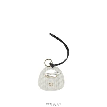 Miu Miu [V90]�̿�̿� 5TL3572CWBF0009 ���� Ű�� ŰȦ�� Űü�� Trick Wander leather[V90]�̿�̿� 5TL3572CWBF0009 ���� Ű�� ŰȦ�� Űü�� 
