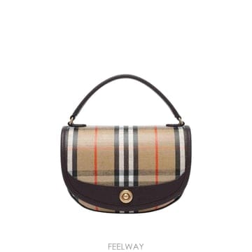 Burberry 26FW Burberry ���� Highlands ũ�ν��ٵ� �� 8112160 TP58021537626FW Burberry ���� Highlands ũ�ν��ٵ� �� 8112160 TP5