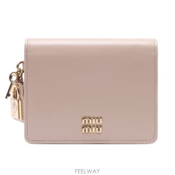 Miu Miu 26FW_0916 ���� �ΰ� ���� ������ 5MV204_2IGA_F023626FW_0916 ���� �ΰ� ���� ������ 5MV204_2IGA_F0236
