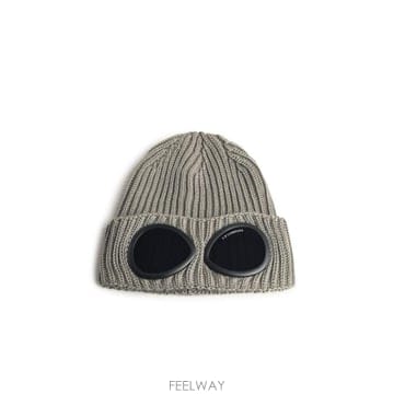 26FW 씨피 컴퍼니 모자 21CMAC742A 005509A356 GREY
