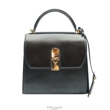 Ferragamo �߰���ǰ�Ǵ��� / Ferragamo(��󰡸�) 21 H645 ���� ī����Ų ���� ��ġ�� �ڽ��� ���߰���ǰ�Ǵ��� / Ferragamo(��󰡸�) 21 H645 ���� ī��