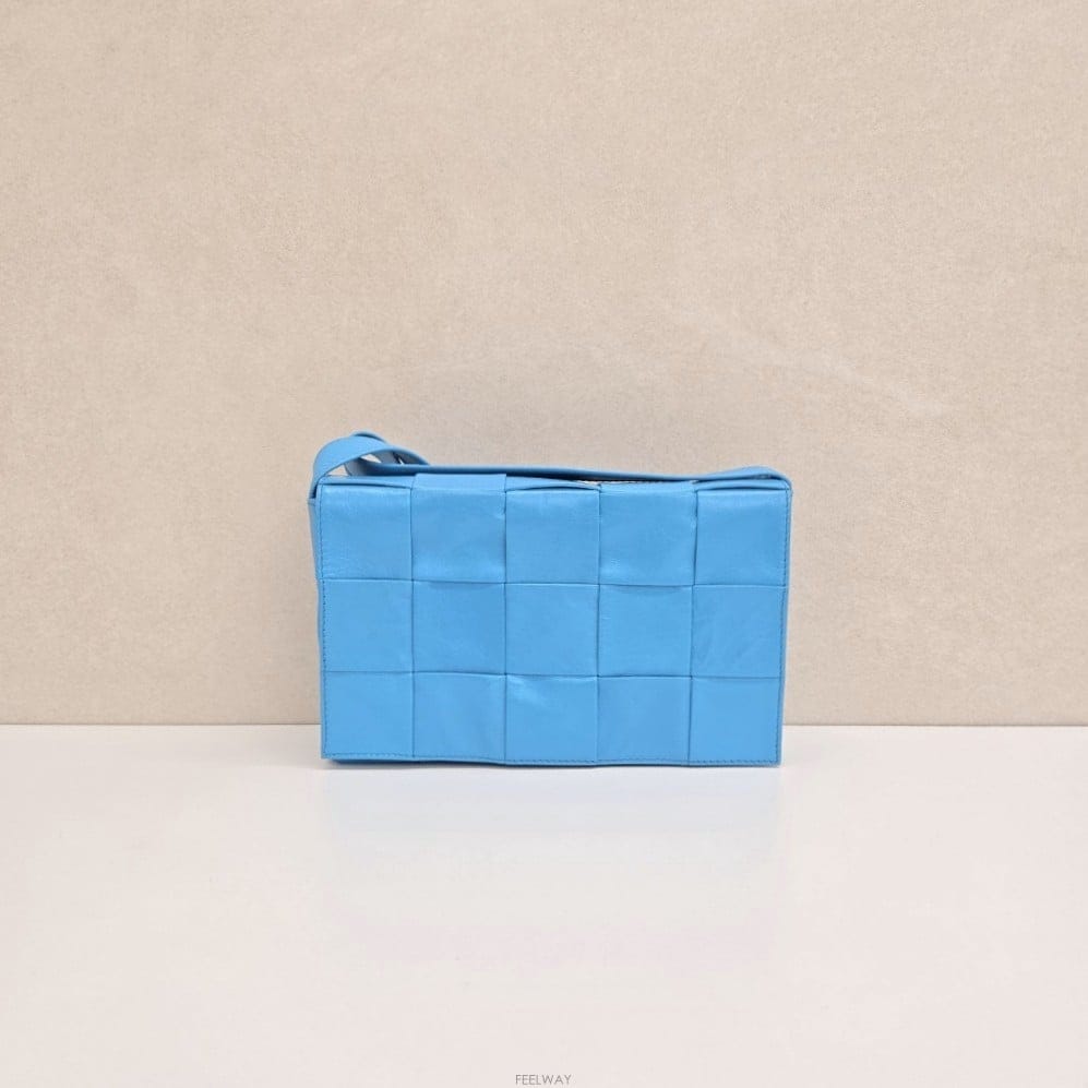 Bottega Veneta ���װ�����Ÿ ��Ʈ��ġ���� ī��Ʈ ũ�ν� �ٵ� �麸�װ�����Ÿ ��Ʈ��ġ���� ī��Ʈ ũ�ν� �ٵ� ��