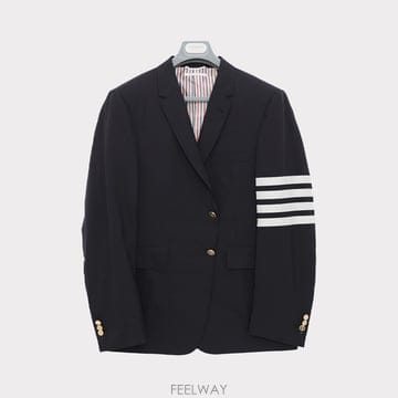 Thom Browne (��ũ��ġ)����� �缱���� Ŭ���� ���� �������� ���� MJC001A 06146 415(��ũ��ġ)����� �缱���� Ŭ���� ���� �������� ���� 