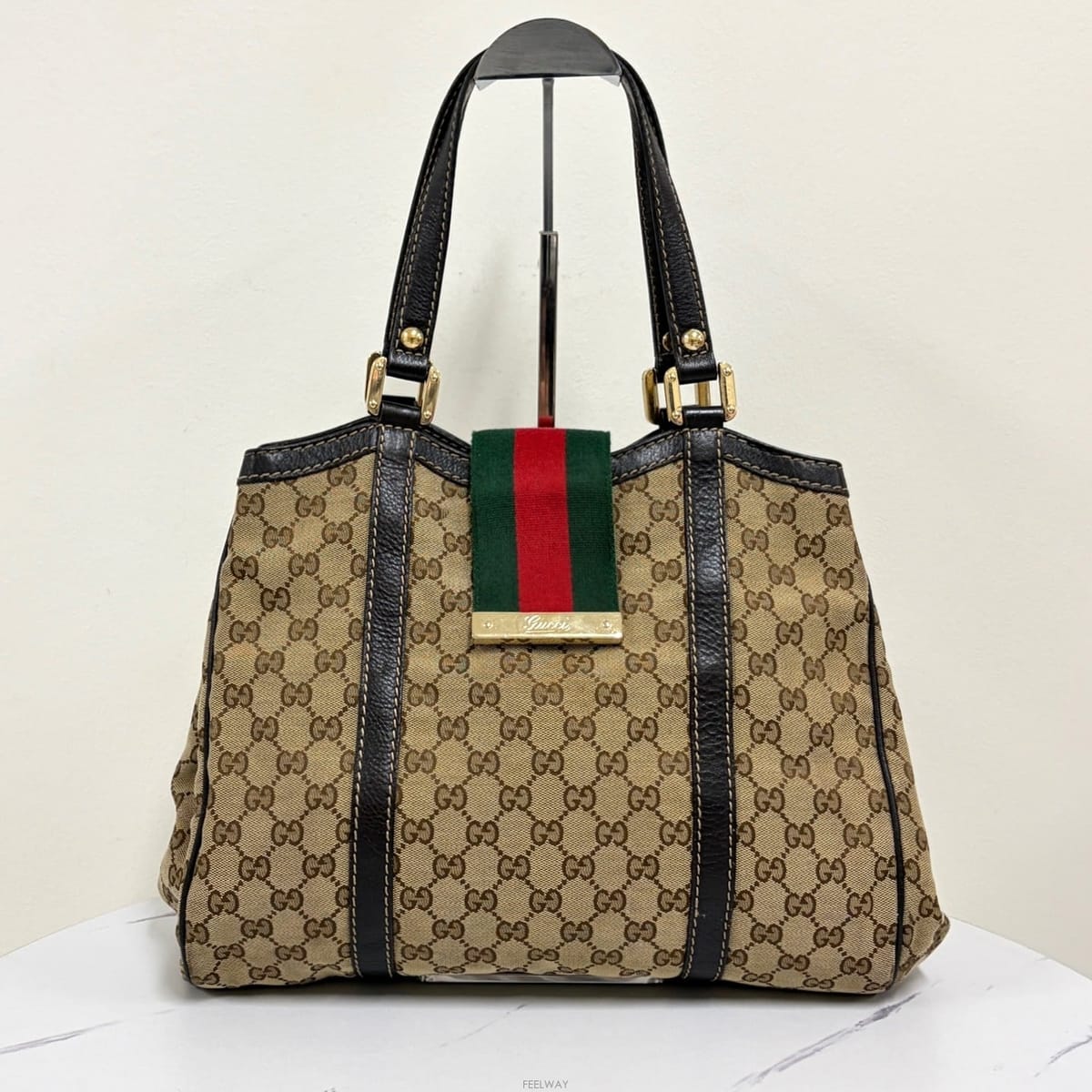 GUCCI ���� GG ĵ���� ��Ʈ�� & ����� (233609)���� GG ĵ���� ��Ʈ�� & ����� (233609)