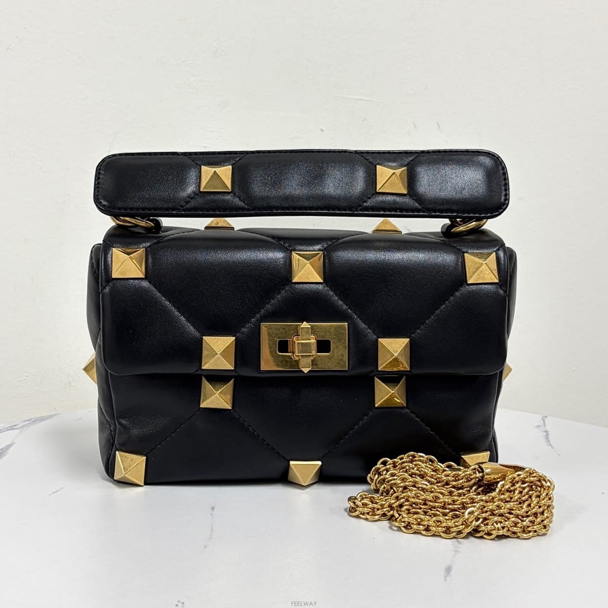 Valentino �߷�Ƽ�� �θ����͵� ü�� ����� �����߷�Ƽ�� �θ����͵� ü�� ����� ����