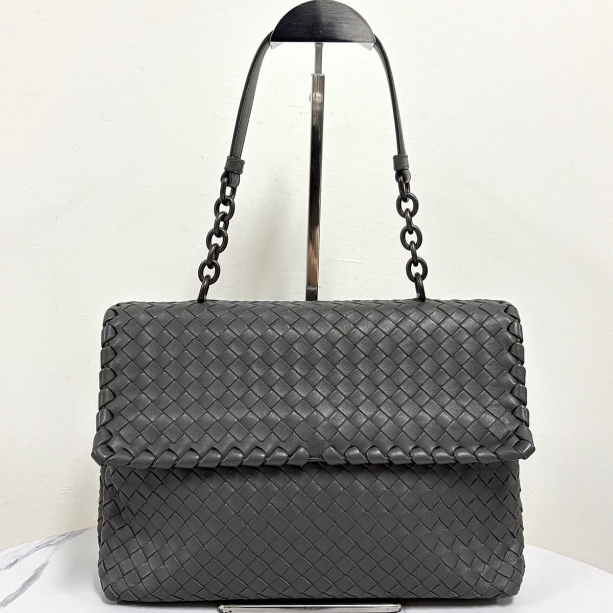 Bottega Veneta ���װ�����Ÿ ��Ʈ��ġ���� �ø��Ǿ� �÷� ü�� ����麸�װ�����Ÿ ��Ʈ��ġ���� �ø��Ǿ� �÷� ü�� �����