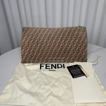 FENDI ��� �̵�� �÷� �Ŀ�ġ��� �̵�� �÷� �Ŀ�ġ