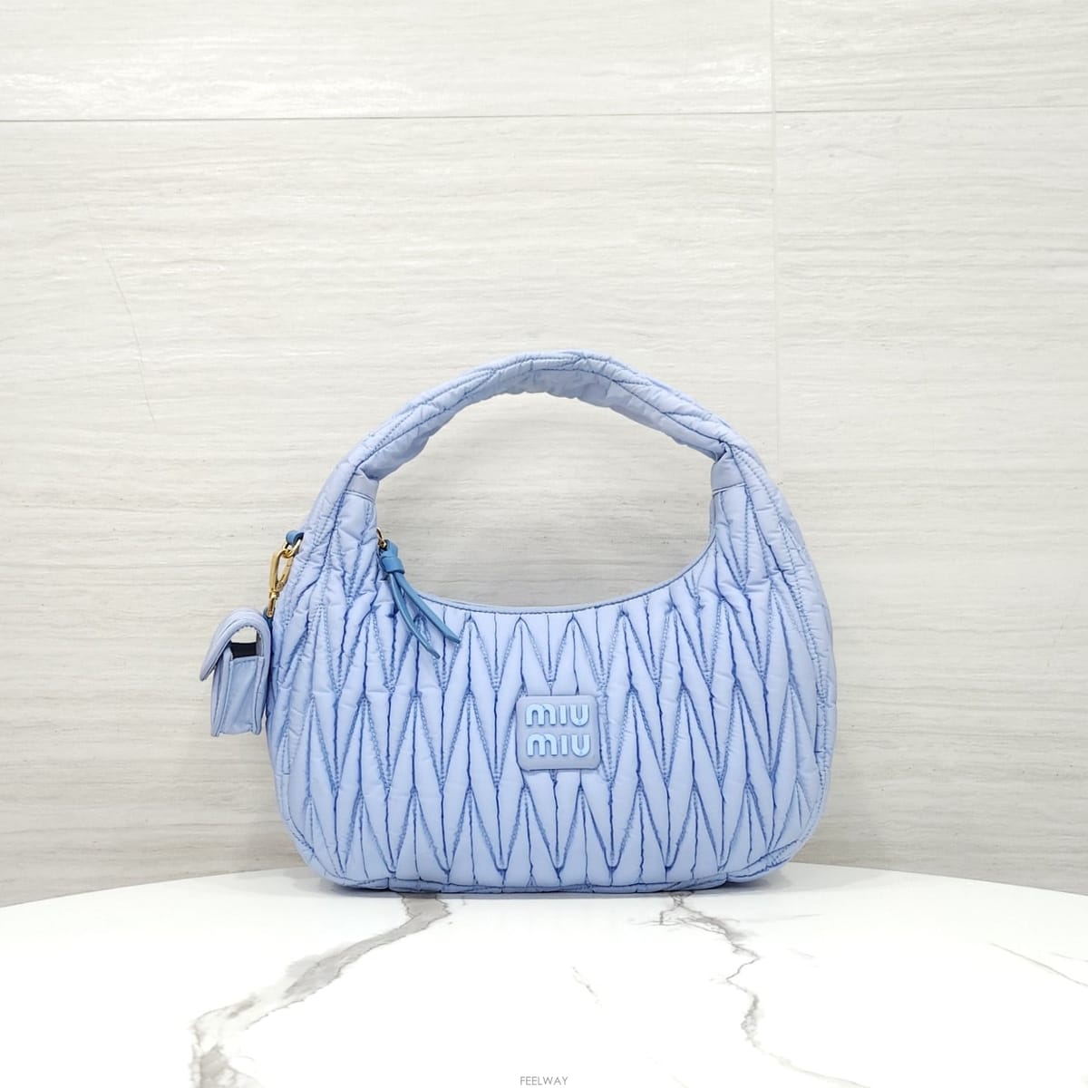 Miu Miu [������] �̿�̿� ���� �ϴ� ���׶�� ���Ϸ� ȣ���� 5BC108[������] �̿�̿� ���� �ϴ� ���׶�� ���Ϸ� ȣ���� 5BC