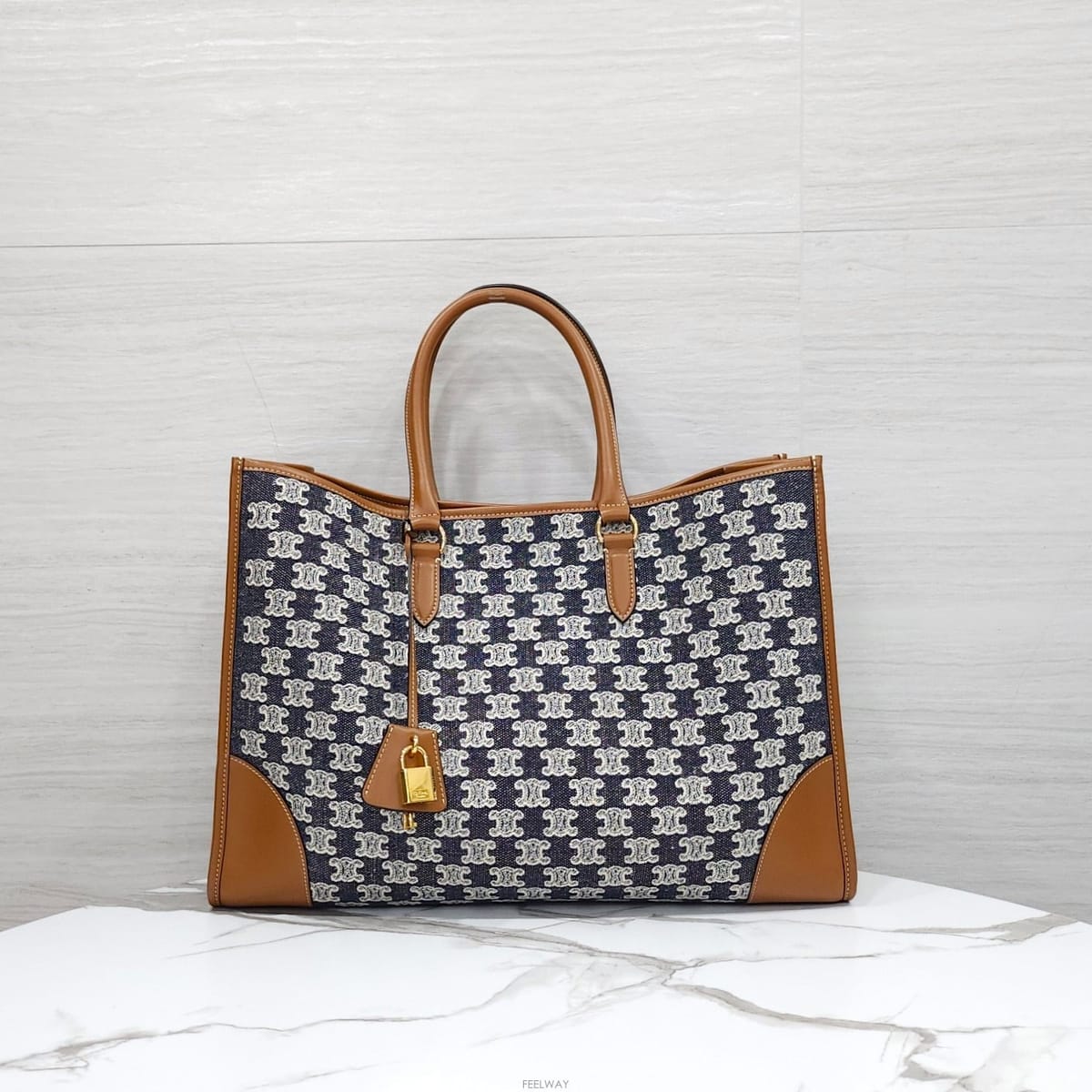 CELINE [������] ������ Ʈ������ �ڼ� �ؽ�Ÿ�� ȣ����Ż ī�ٽ��� ���̺� ���� 197002CS8[������] ������ Ʈ������ �ڼ� �ؽ�Ÿ�� ȣ����Ż ī�ٽ�